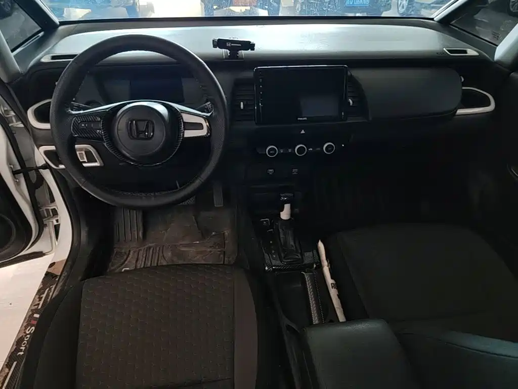 Honda Fit — фото 10