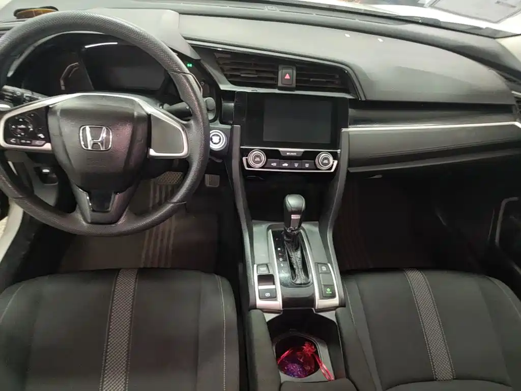 Honda Civic — фото 10