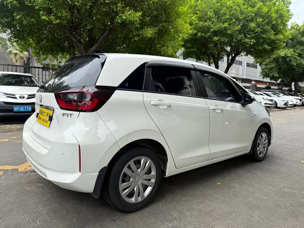 Honda Fit — фото 11