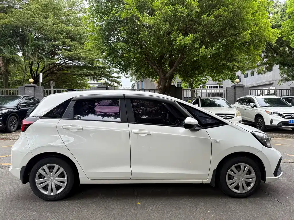 Honda Fit — фото 13