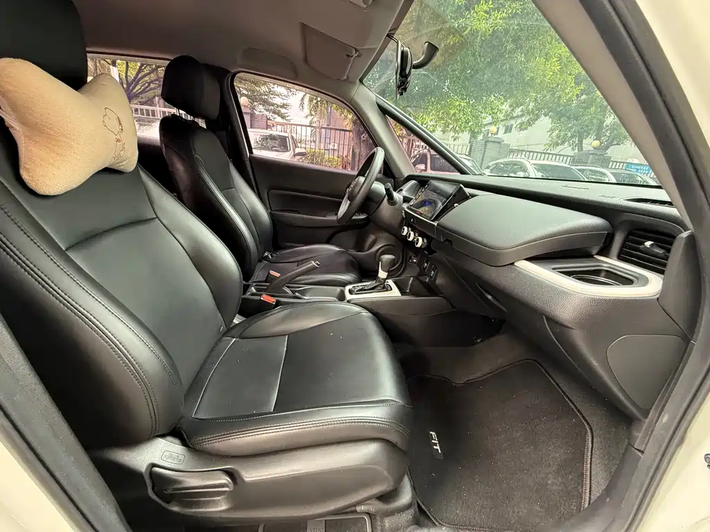 Honda Fit — фото 4