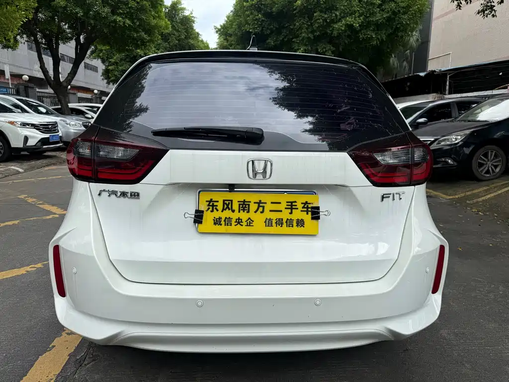 Honda Fit — фото 8