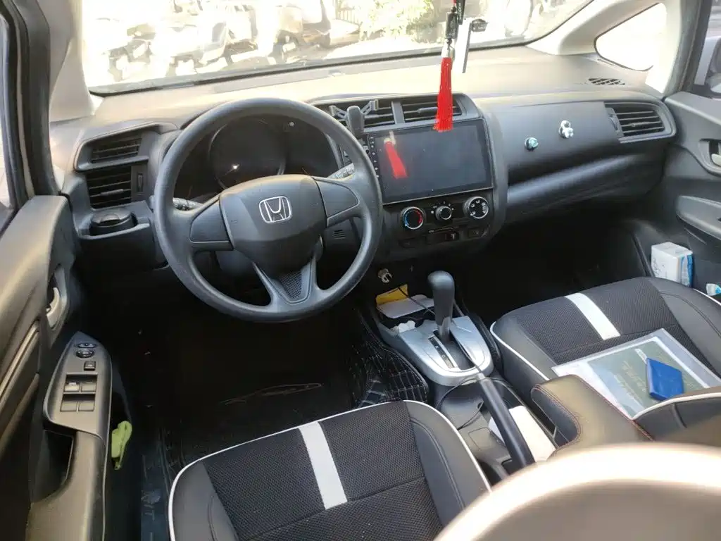 Honda Fit — фото 5