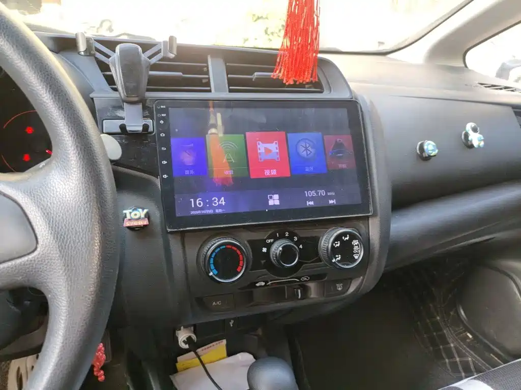Honda Fit — фото 9