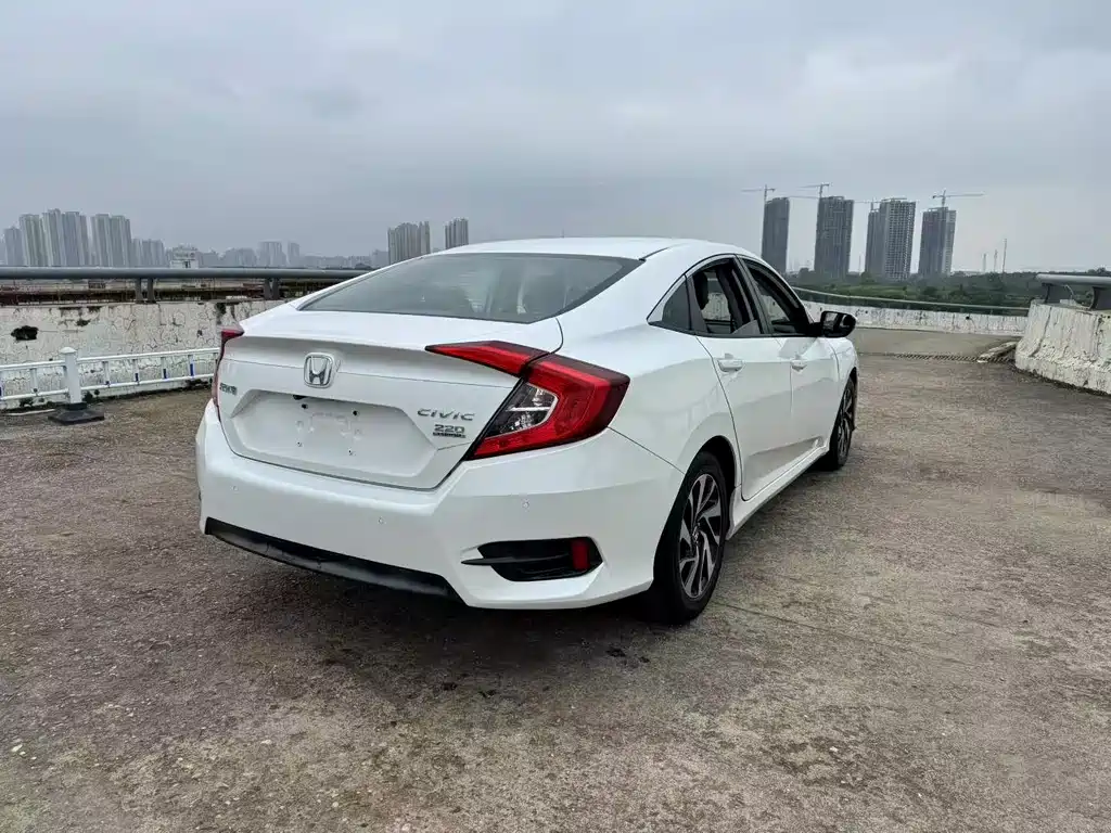 Honda Civic — фото 7