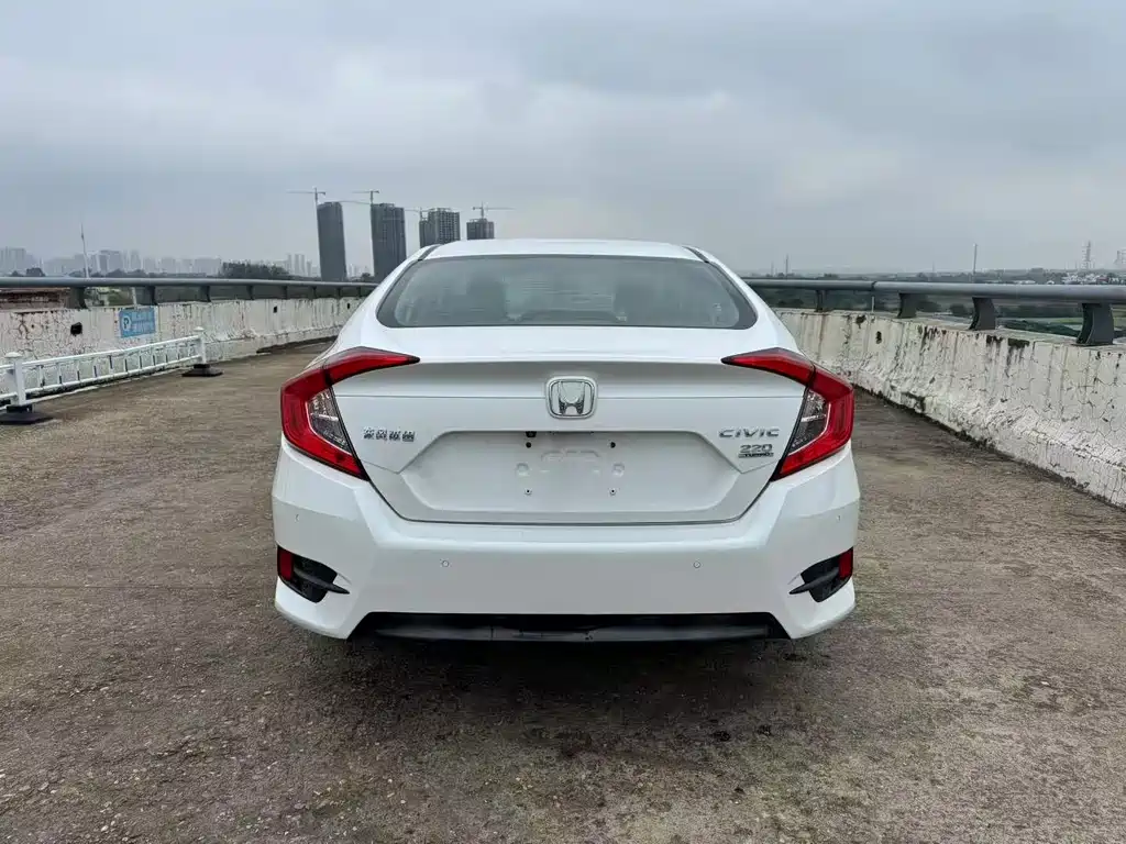 Honda Civic — фото 8