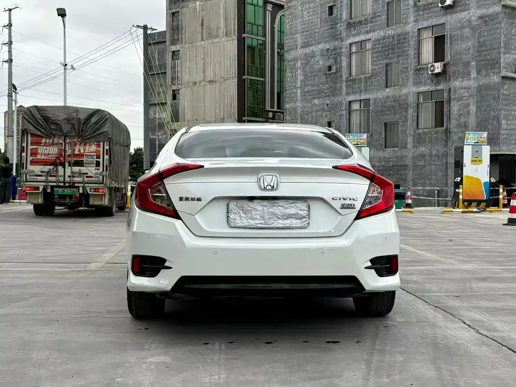 Honda Civic — фото 5