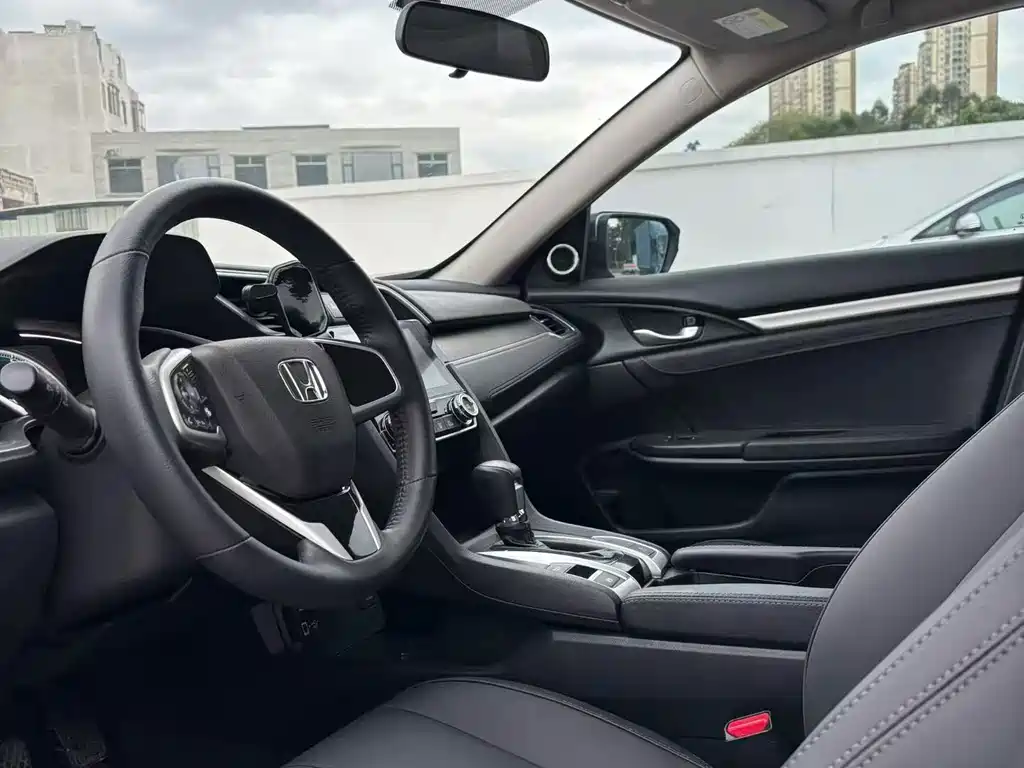 Honda Civic — фото 8