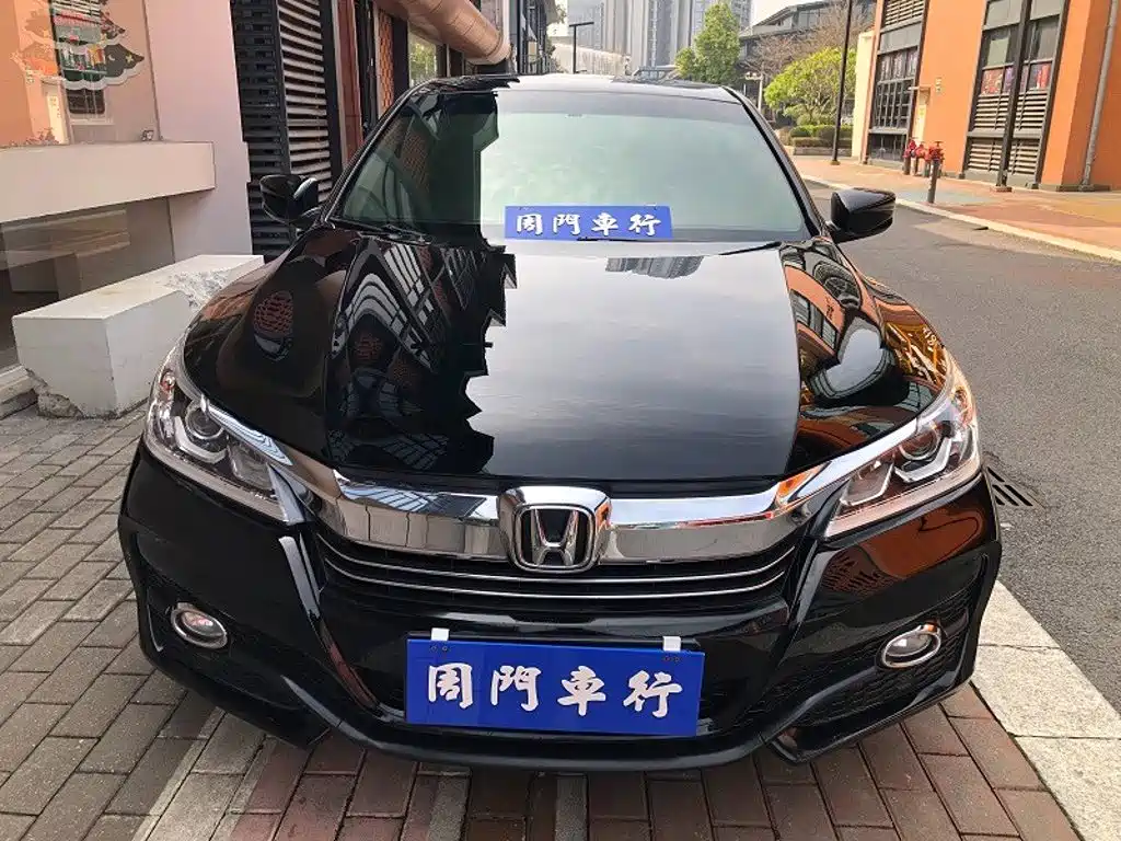 Honda Accord — фото 2