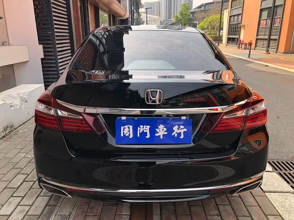 Honda Accord — фото 14