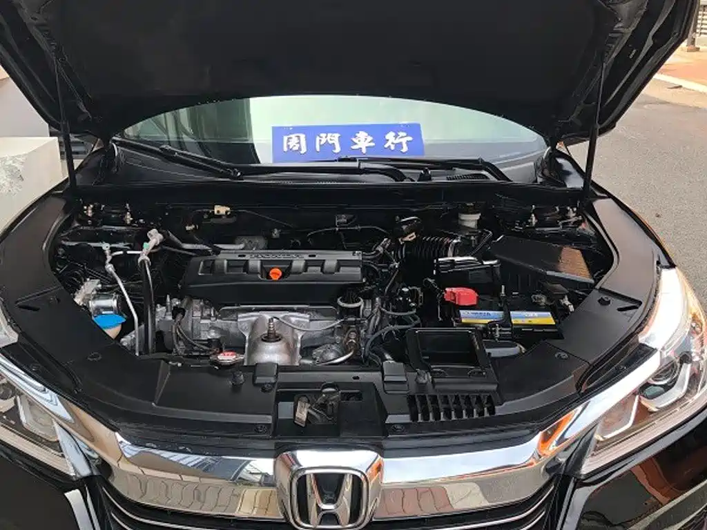 Honda Accord — фото 4