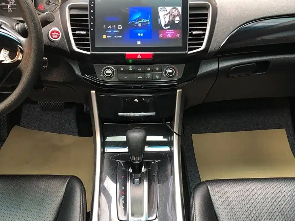 Honda Accord — фото 10