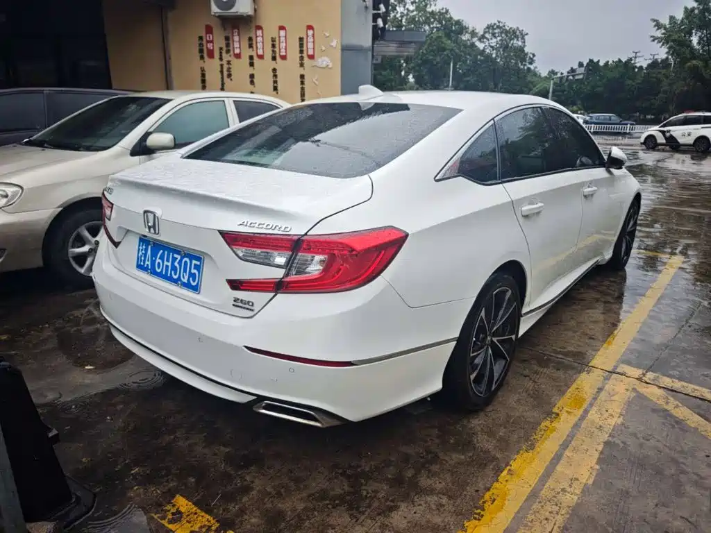 Honda Accord — фото 4