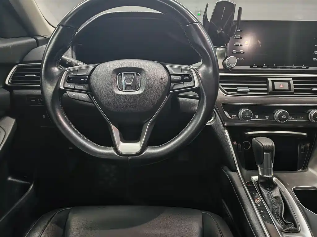 Honda Accord — фото 5