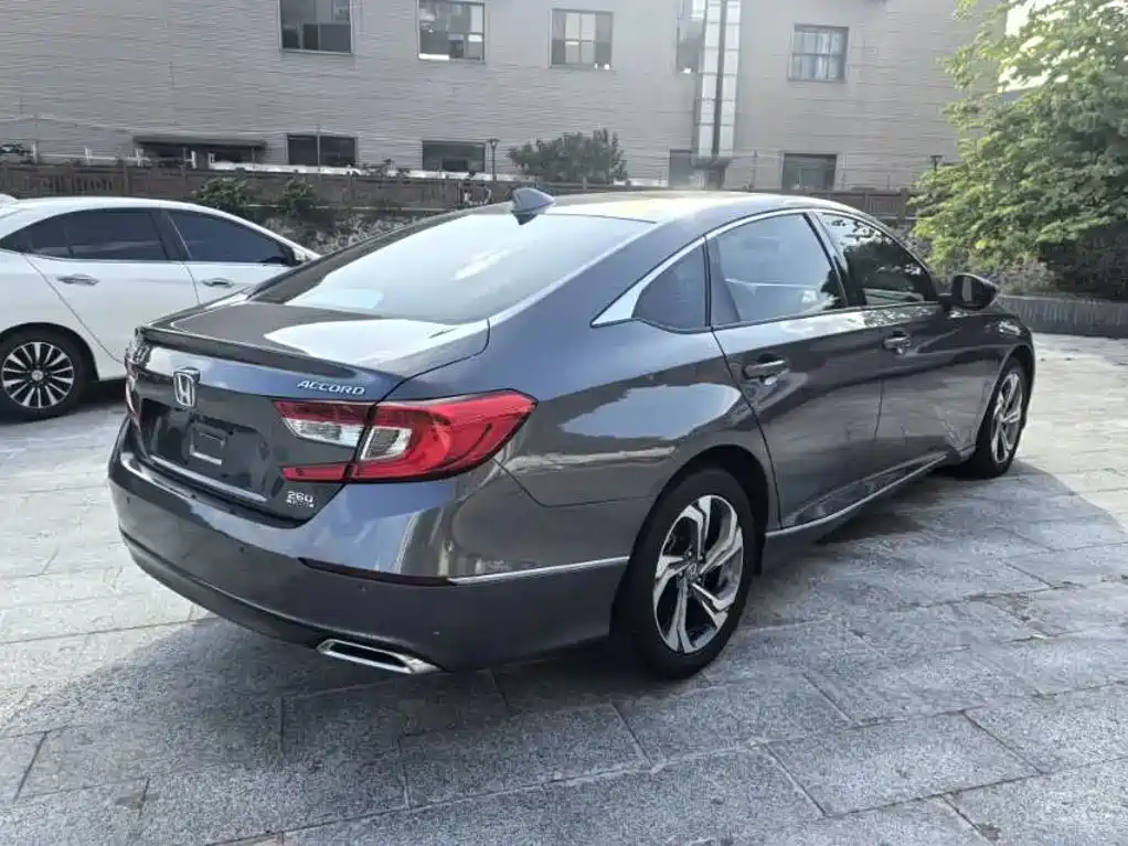 Honda Accord — фото 4