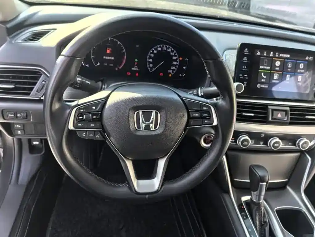 Honda Accord — фото 7