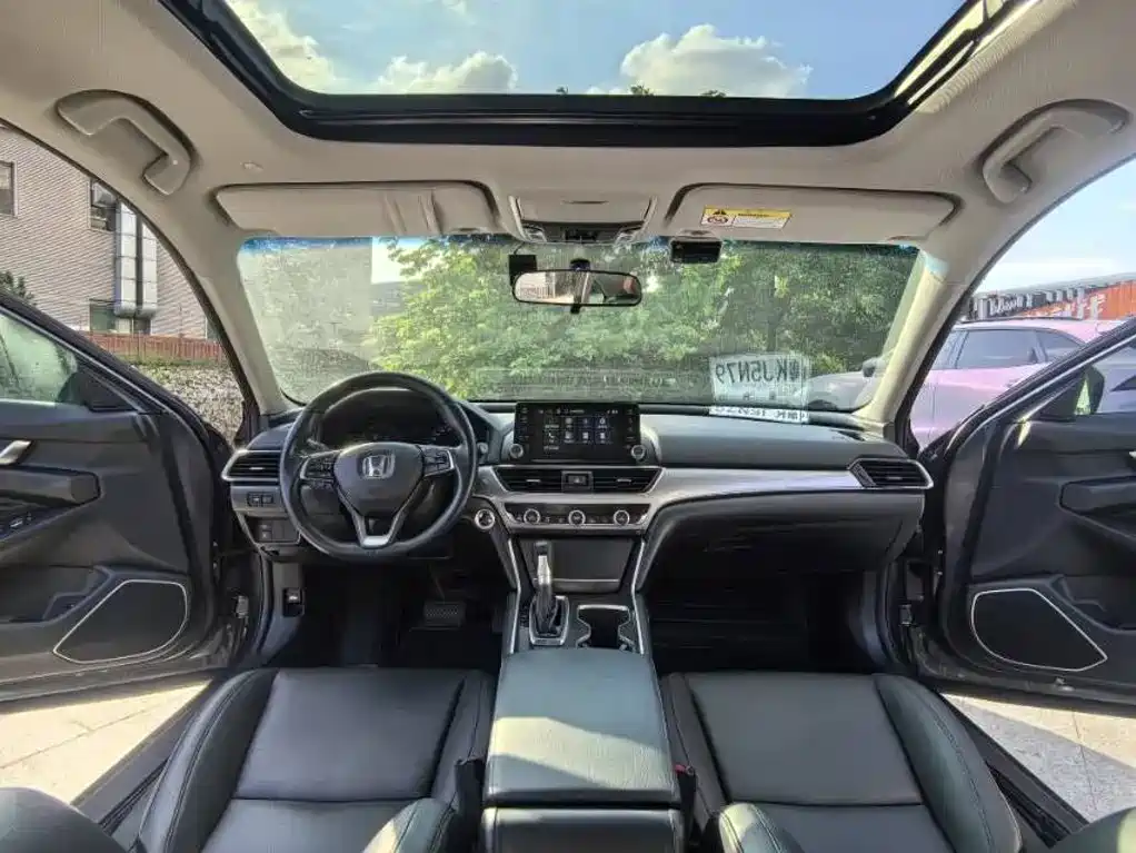 Honda Accord — фото 9