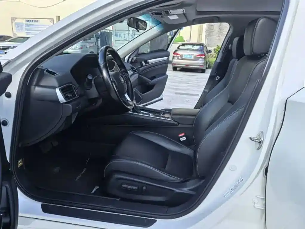 Honda Inspire — фото 10