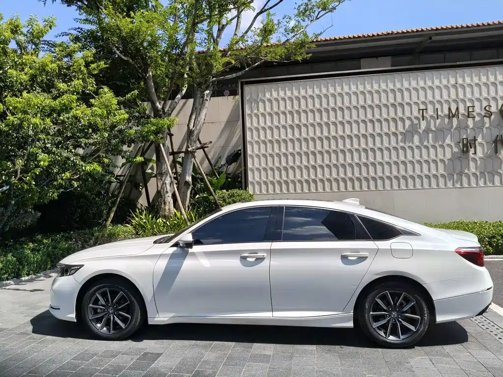 Honda Inspire — фото 8