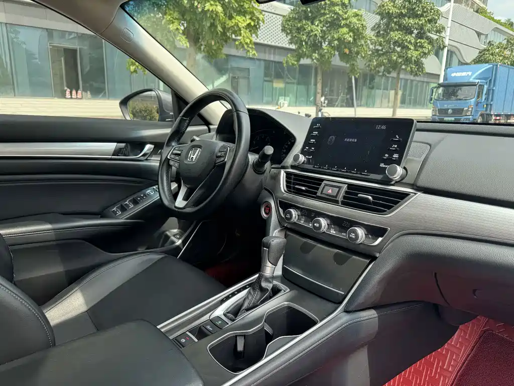 Honda Accord — фото 13