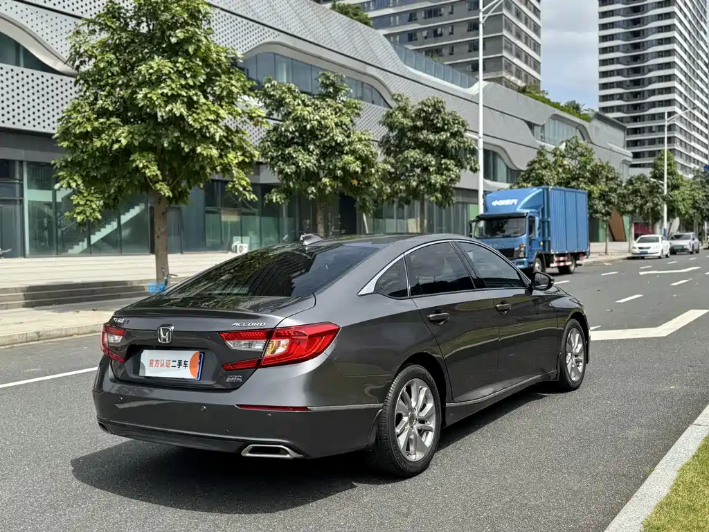Honda Accord — фото 4