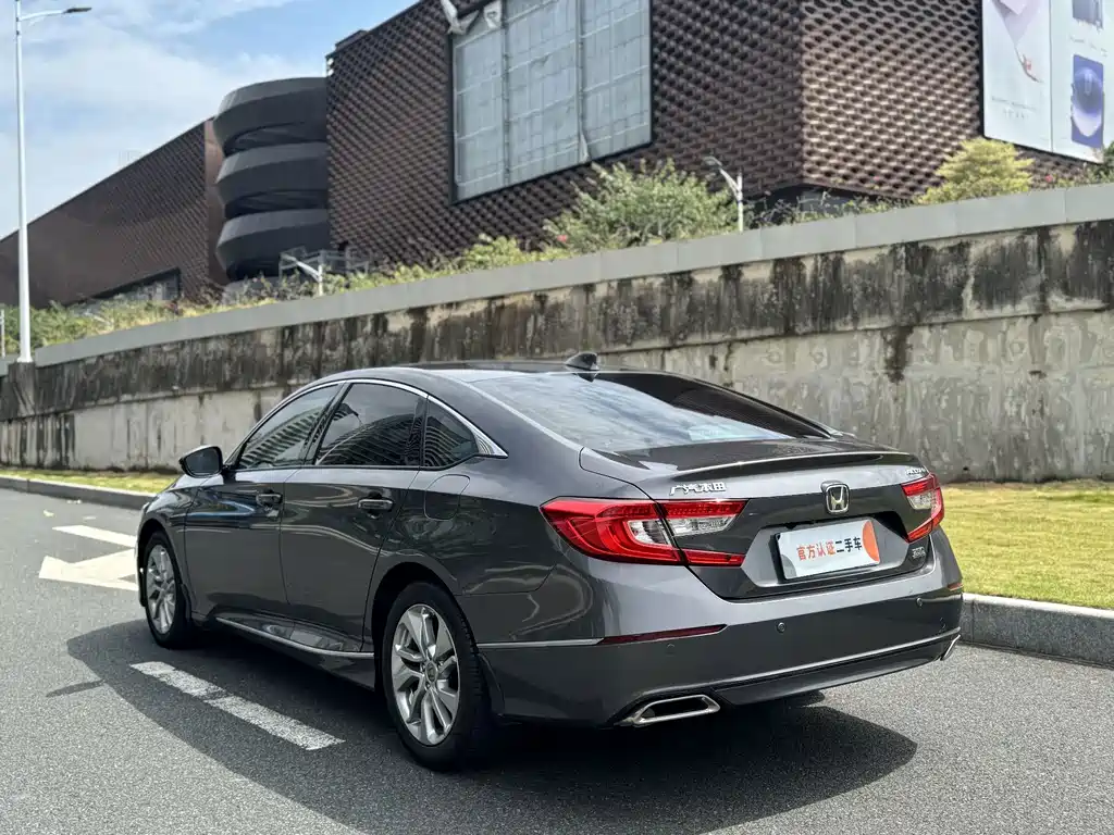 Honda Accord — фото 6