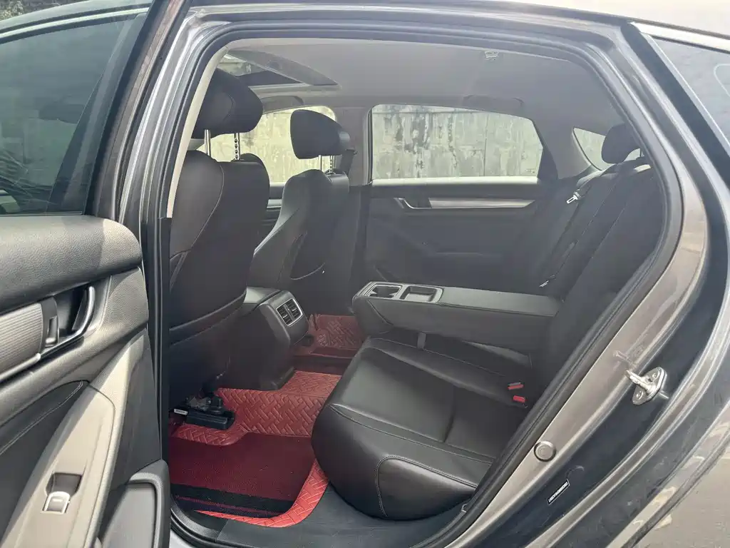 Honda Accord — фото 9