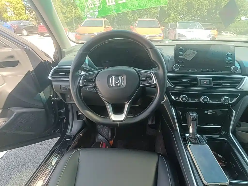 Honda Inspire — фото 11