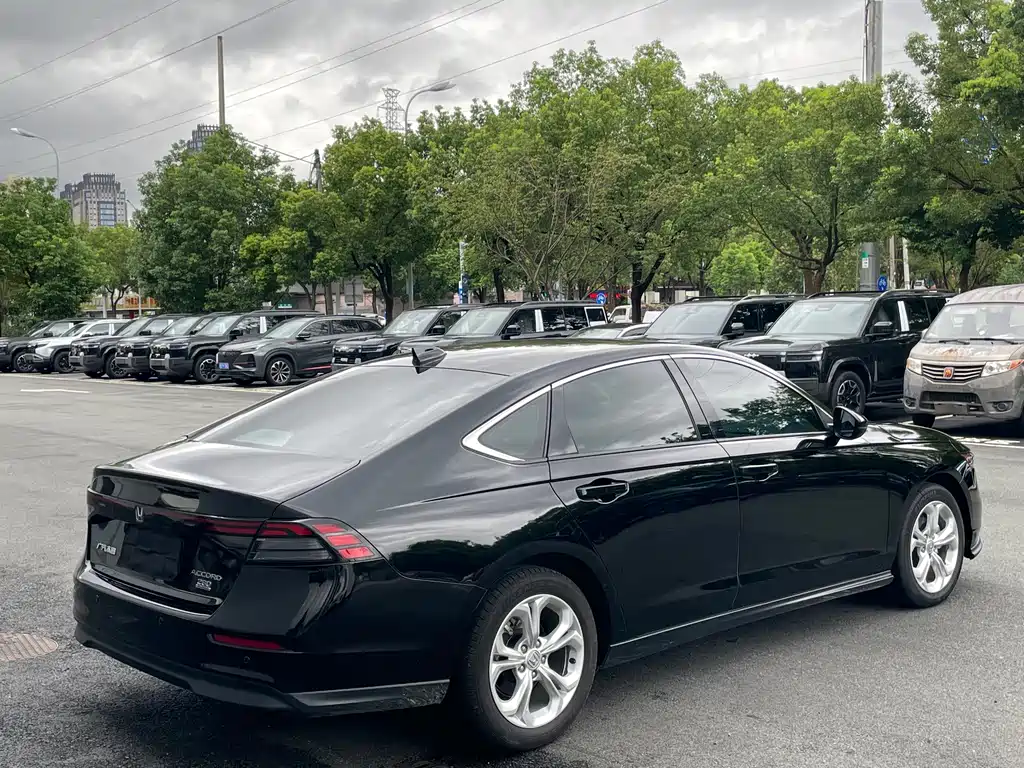 Honda Accord — фото 20