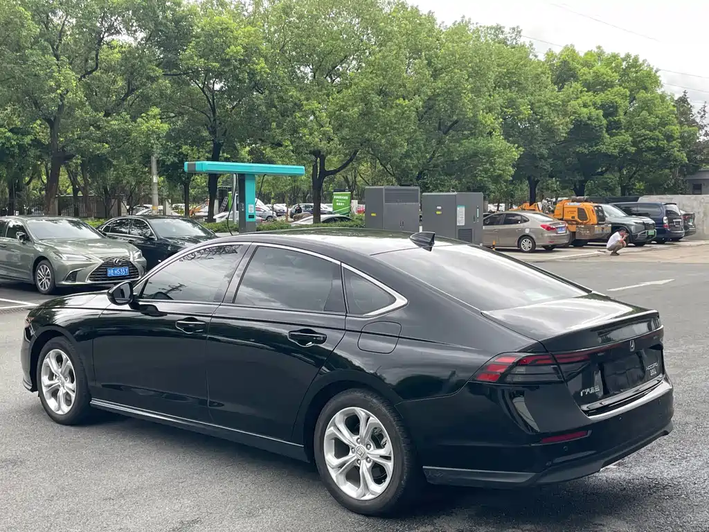 Honda Accord — фото 22