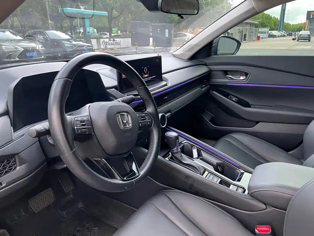Honda Accord — фото 8