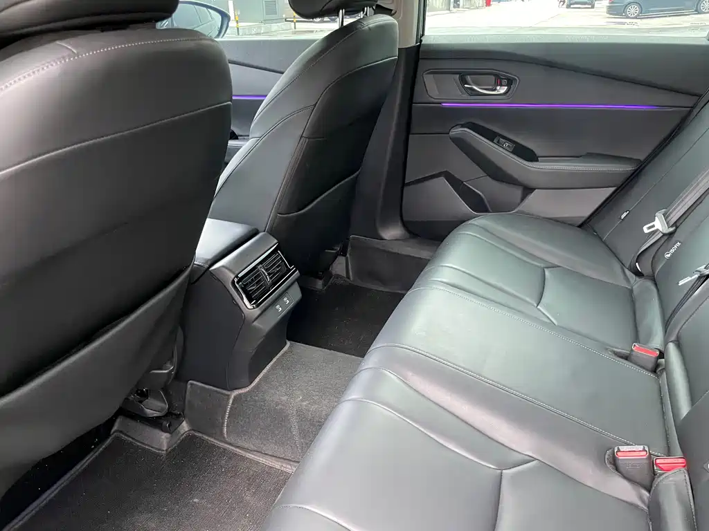 Honda Accord — фото 10