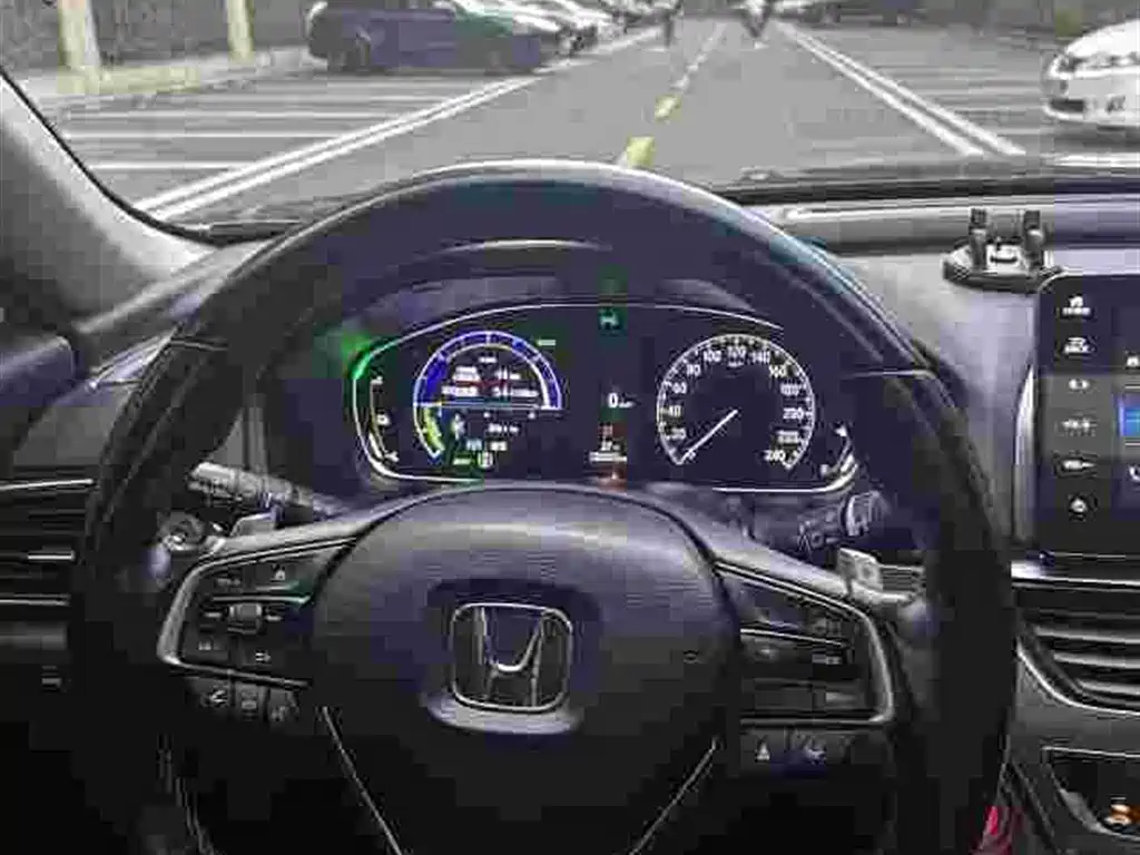 Honda Accord — фото 8