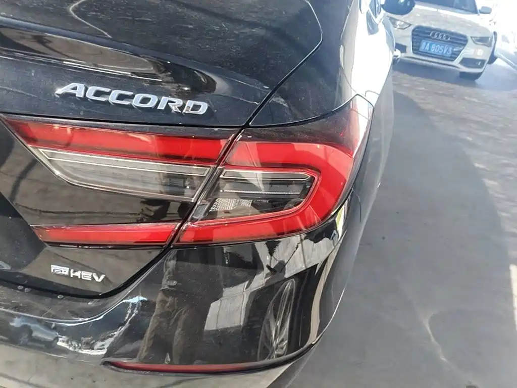 Honda Accord — фото 8