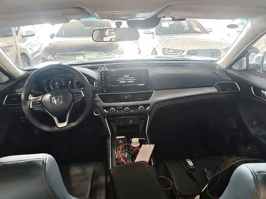 Honda Accord — фото 10
