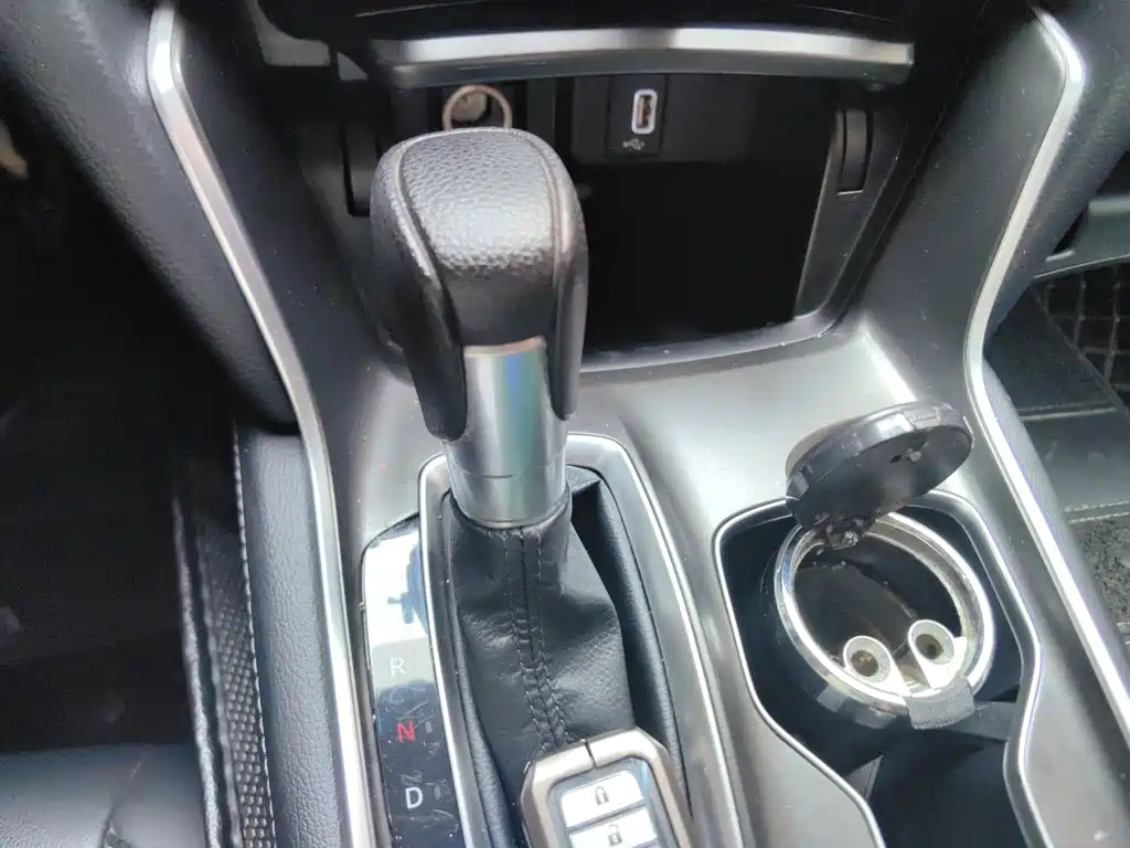 Honda Accord — фото 17
