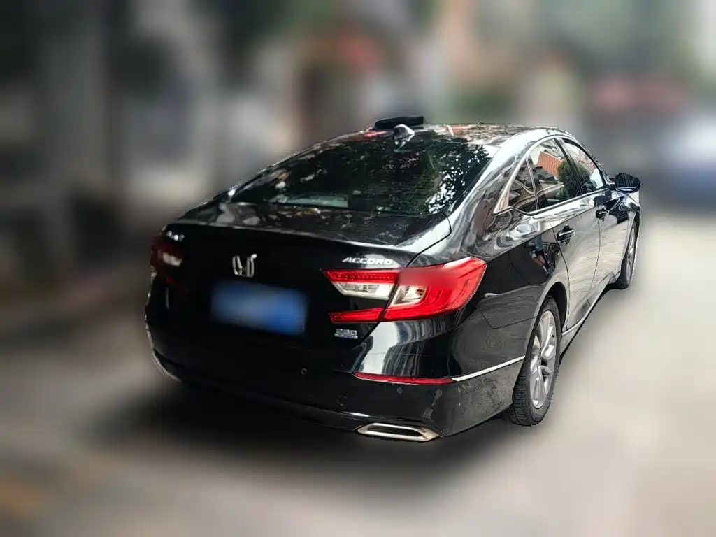 Honda Accord — фото 8