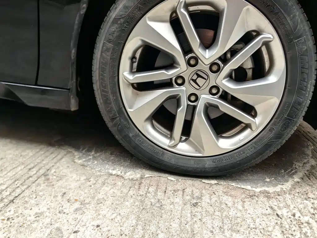 Honda Accord — фото 10