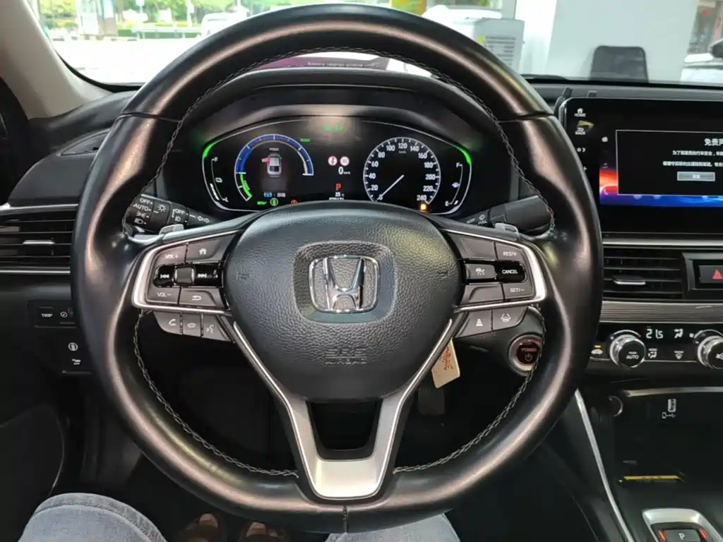 Honda Accord — фото 11
