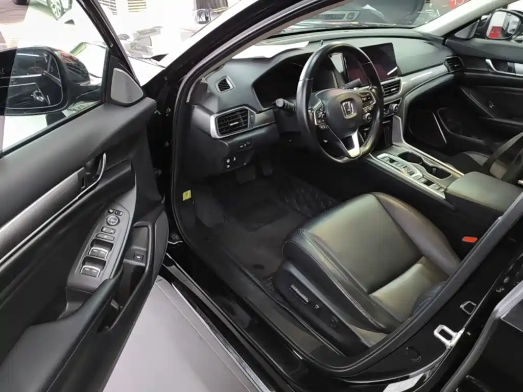 Honda Accord — фото 16