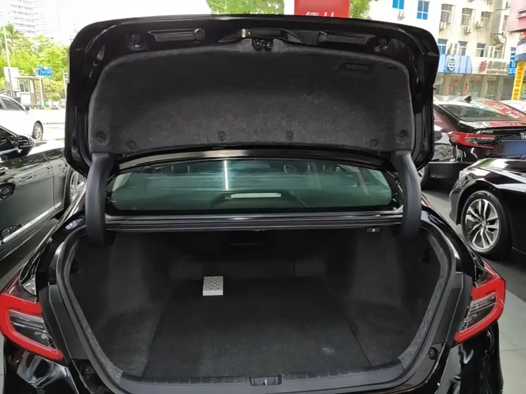 Honda Accord — фото 19