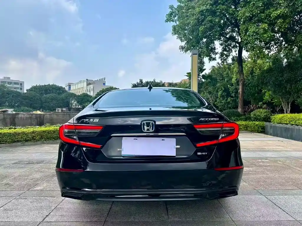 Honda Accord — фото 6