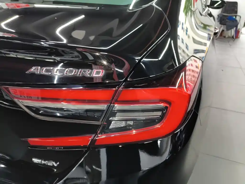 Honda Accord — фото 8