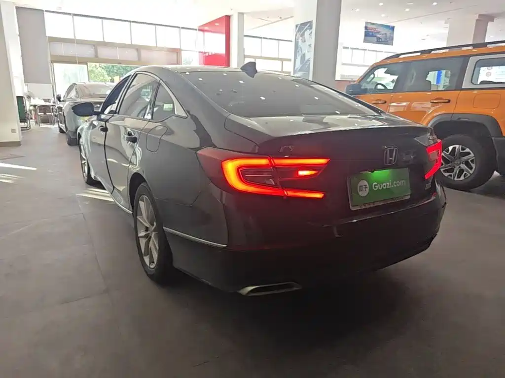 Honda Accord — фото 5