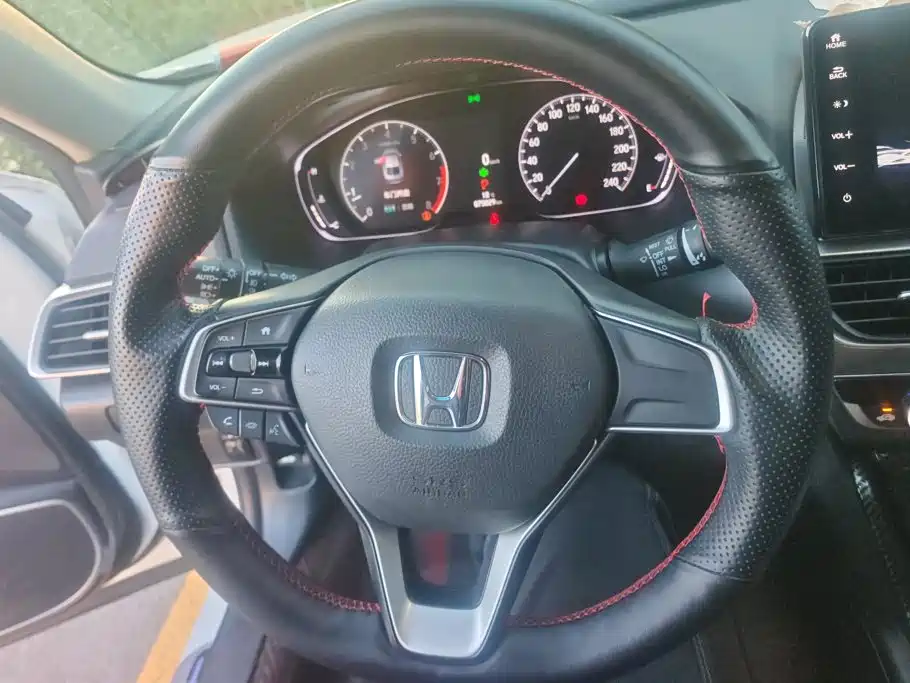 Honda Accord — фото 15