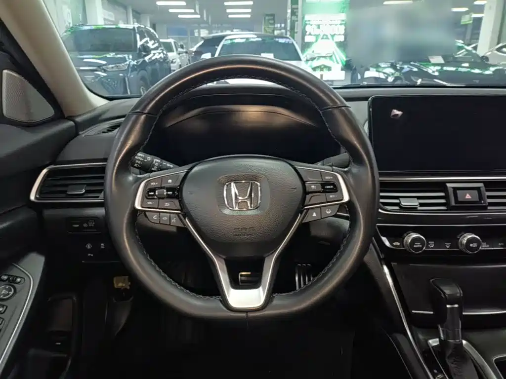 Honda Accord — фото 11