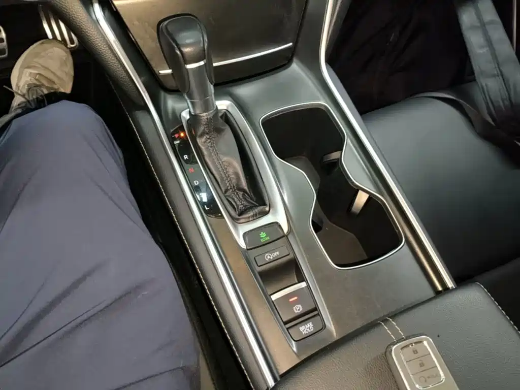 Honda Accord — фото 14