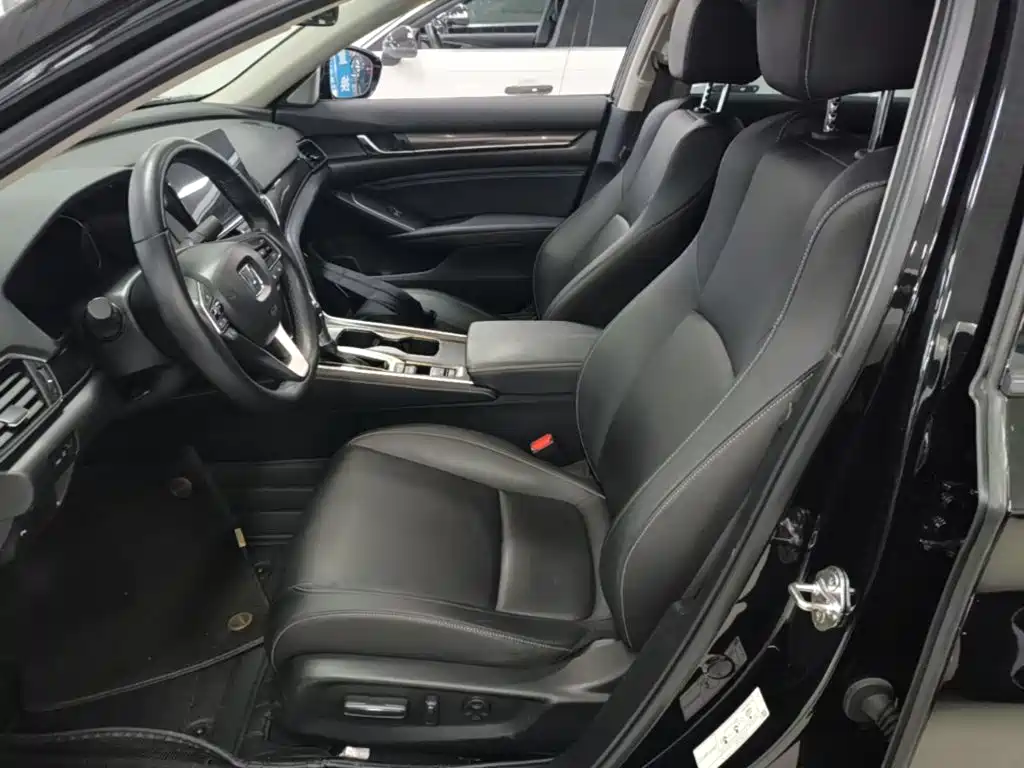 Honda Accord — фото 15