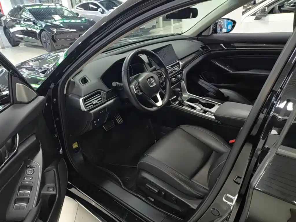 Honda Accord — фото 16