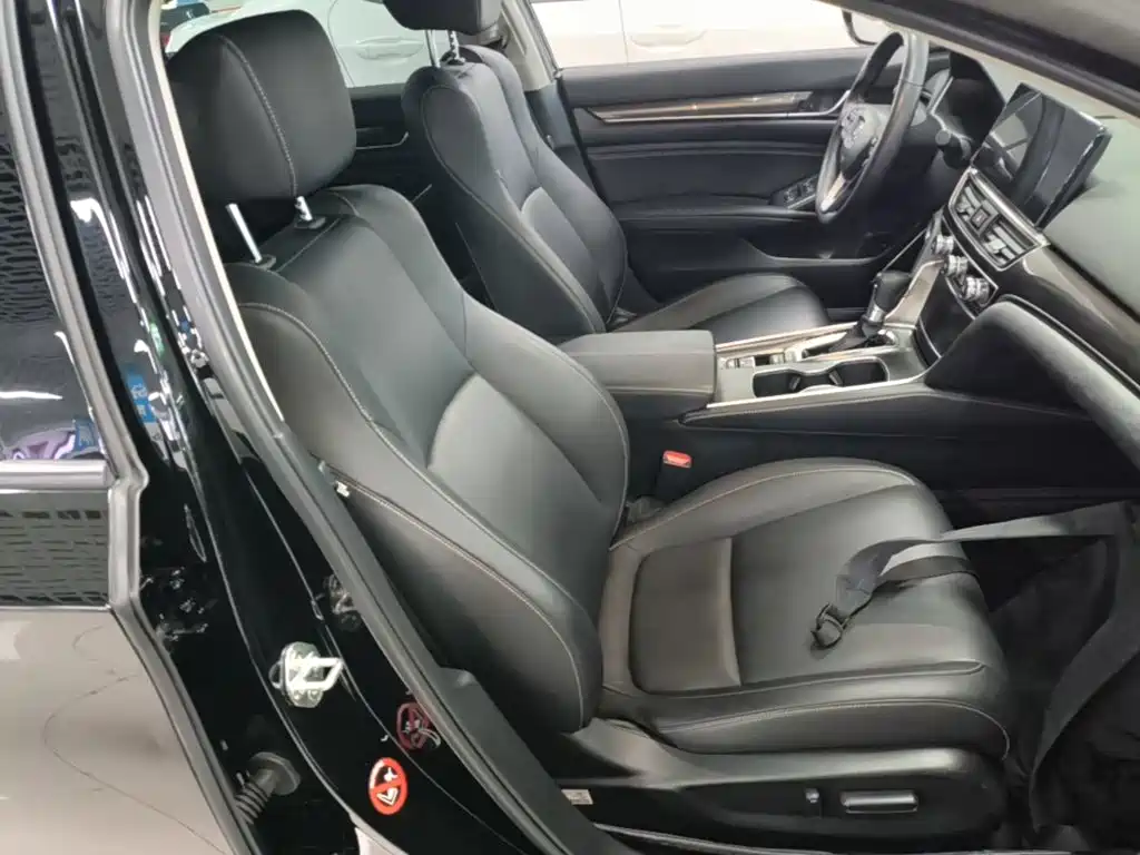 Honda Accord — фото 25
